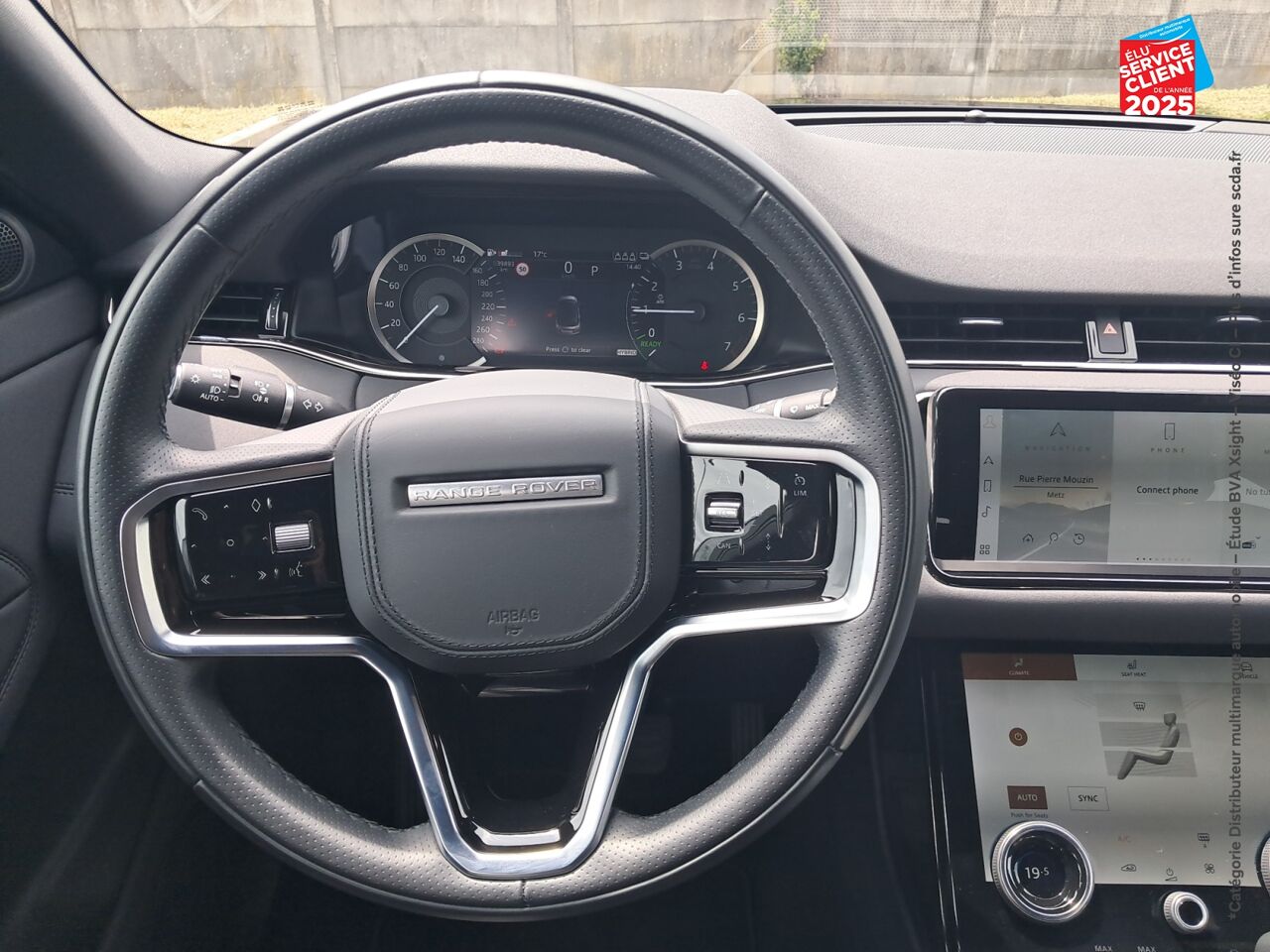 Véhicule d'occasion LAND-ROVER RANGE ROVER EVOQUE 1.5 P300E 309CH BRONZE COLLECTION AWD BVA MARK III TPANO SIEGES CHAUF/CUIR GPS chez BMW Pontarlier
