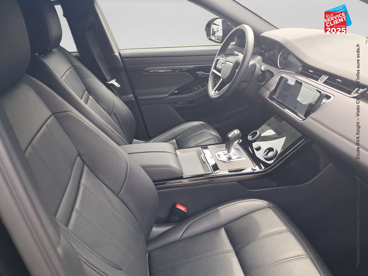 Véhicule d'occasion LAND-ROVER RANGE ROVER EVOQUE 1.5 P300E 309CH BRONZE COLLECTION AWD BVA MARK III TPANO SIEGES CHAUF/CUIR GPS chez BMW Pontarlier