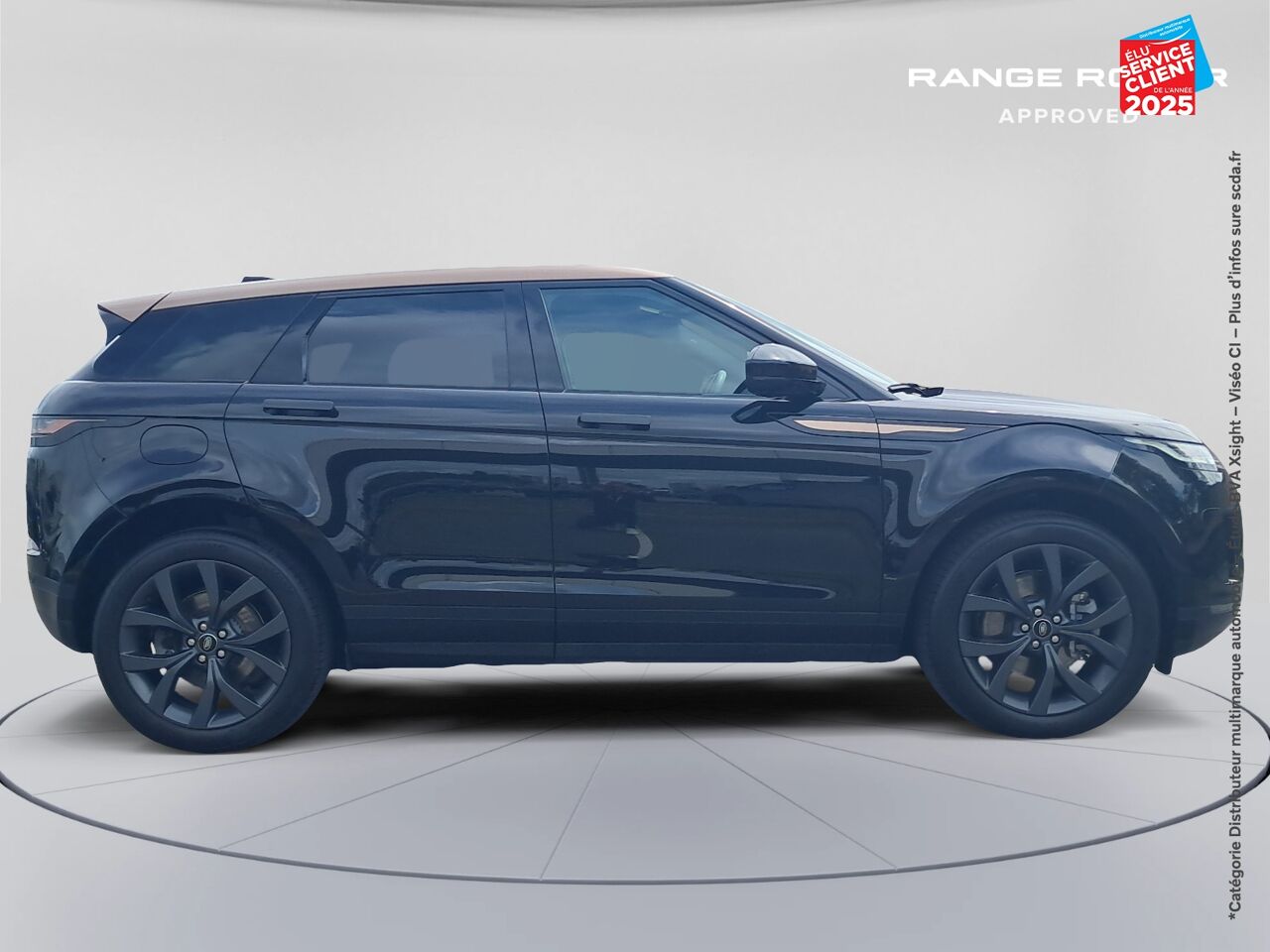 Véhicule d'occasion LAND-ROVER RANGE ROVER EVOQUE 1.5 P300E 309CH BRONZE COLLECTION AWD BVA MARK III TPANO SIEGES CHAUF/CUIR GPS chez BMW Pontarlier