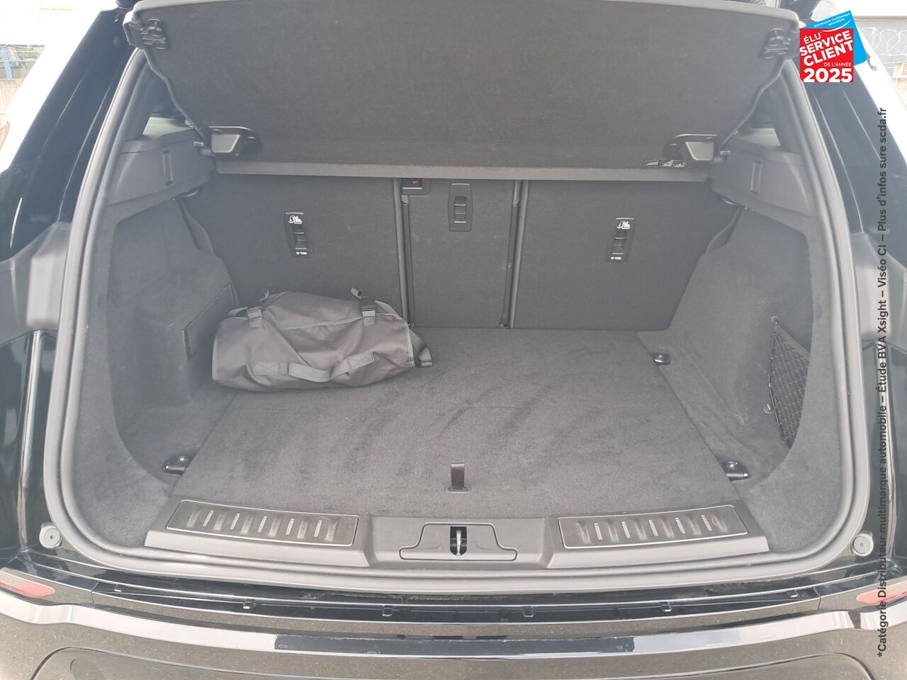 Véhicule d'occasion LAND-ROVER RANGE ROVER EVOQUE 1.5 P300E 309CH BRONZE COLLECTION AWD BVA MARK III TPANO SIEGES CHAUF/CUIR GPS chez BMW Pontarlier