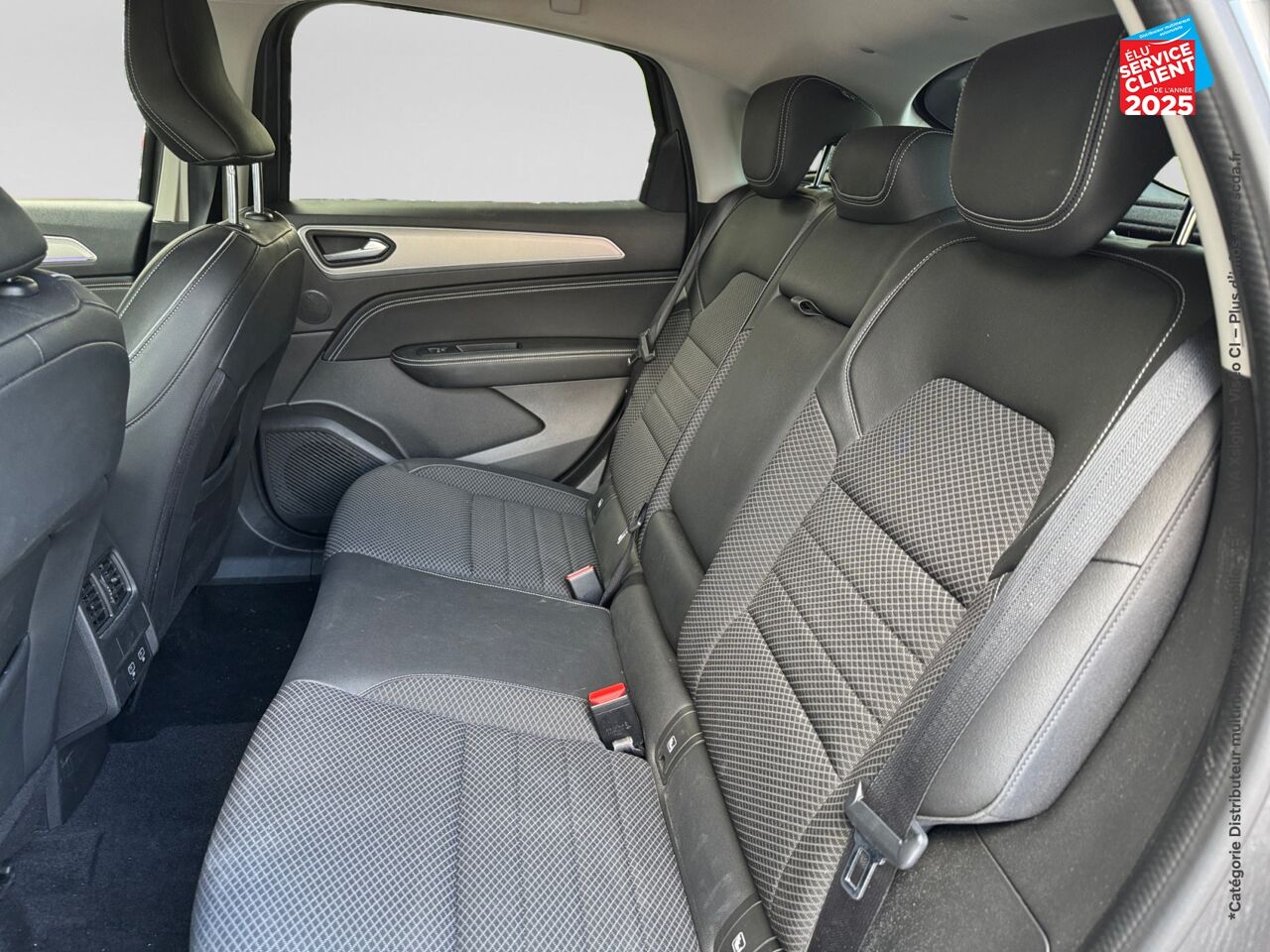 Véhicule d'occasion RENAULT ARKANA 1.3 TCE MILD HYBRID 140CH TECHNO EDC -22 GPS chez Fiat Mulhouse