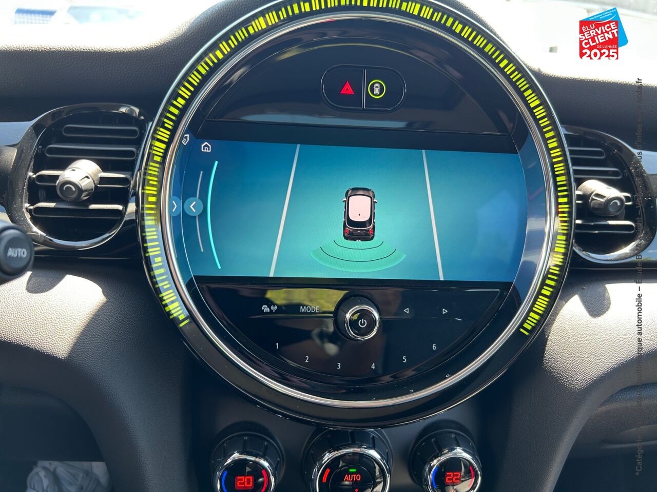 Véhicule d'occasion MINI MINI 5 PORTES COOPER 136CH EDITION CAMDEN BVA7 TPANO GPS RADAR AR chez Hyundai Strasbourg