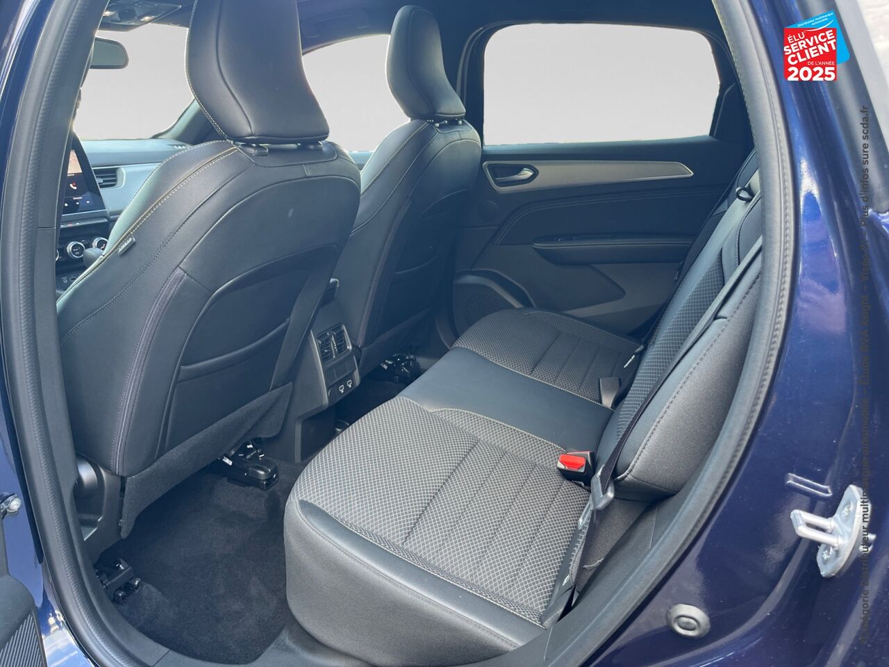 Véhicule d'occasion RENAULT ARKANA 1.6 E-TECH 145CH FULL HYBRID TECHNO -23 GPS chez Renault Colmar