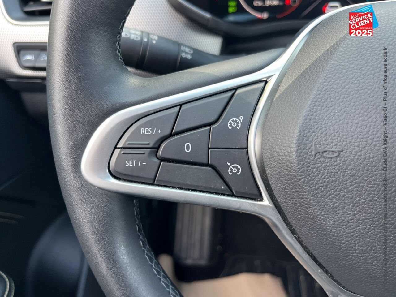 Véhicule d'occasion RENAULT ARKANA 1.6 E-TECH 145CH FULL HYBRID TECHNO -23 GPS chez Renault Colmar