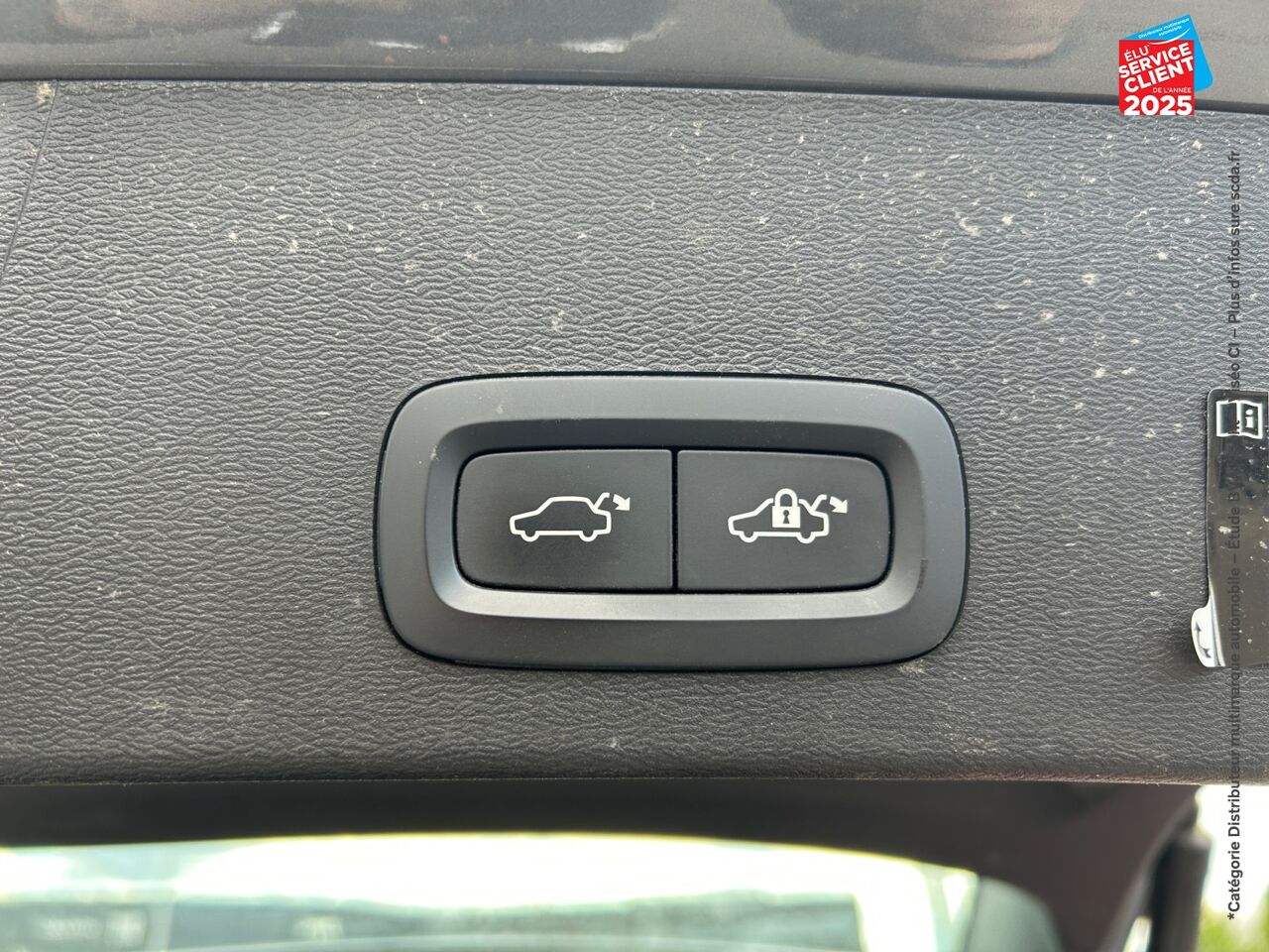 Véhicule d'occasion VOLVO XC40 T4 RECHARGE 129 + 82CH INSCRIPTION BUSINESS DCT 7 GPS CAMERA CARPLAY chez Renault Sélestat
