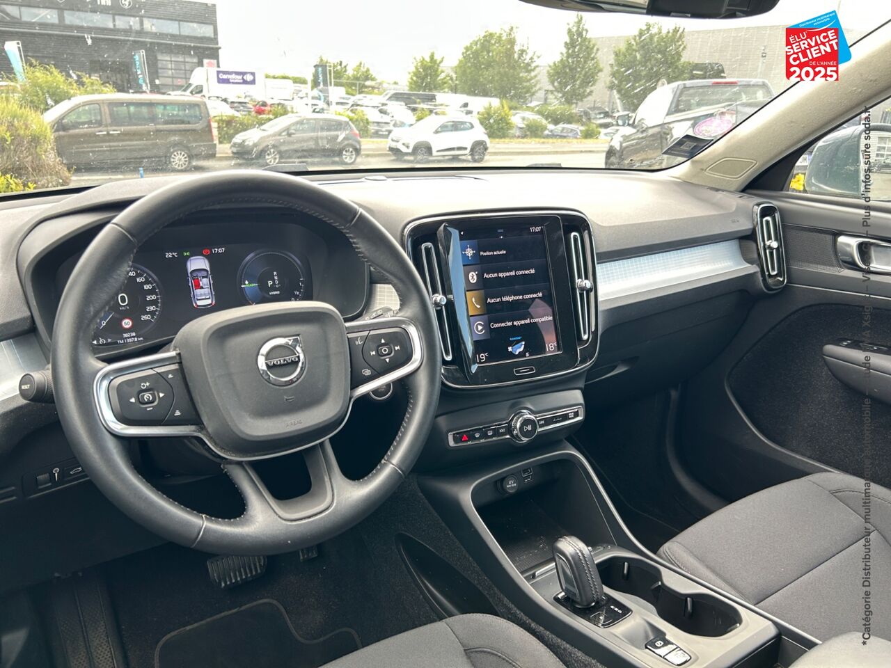 Véhicule d'occasion VOLVO XC40 T4 RECHARGE 129 + 82CH INSCRIPTION BUSINESS DCT 7 GPS CAMERA CARPLAY chez Renault Sélestat