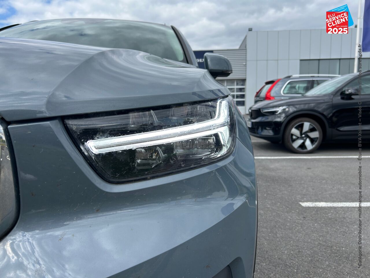 Véhicule d'occasion VOLVO XC40 T4 RECHARGE 129 + 82CH INSCRIPTION BUSINESS DCT 7 GPS CAMERA CARPLAY chez Renault Sélestat