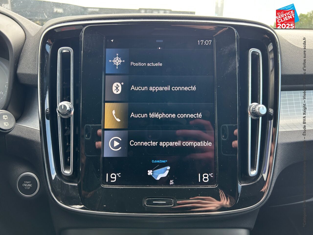 Véhicule d'occasion VOLVO XC40 T4 RECHARGE 129 + 82CH INSCRIPTION BUSINESS DCT 7 GPS CAMERA CARPLAY chez Renault Sélestat