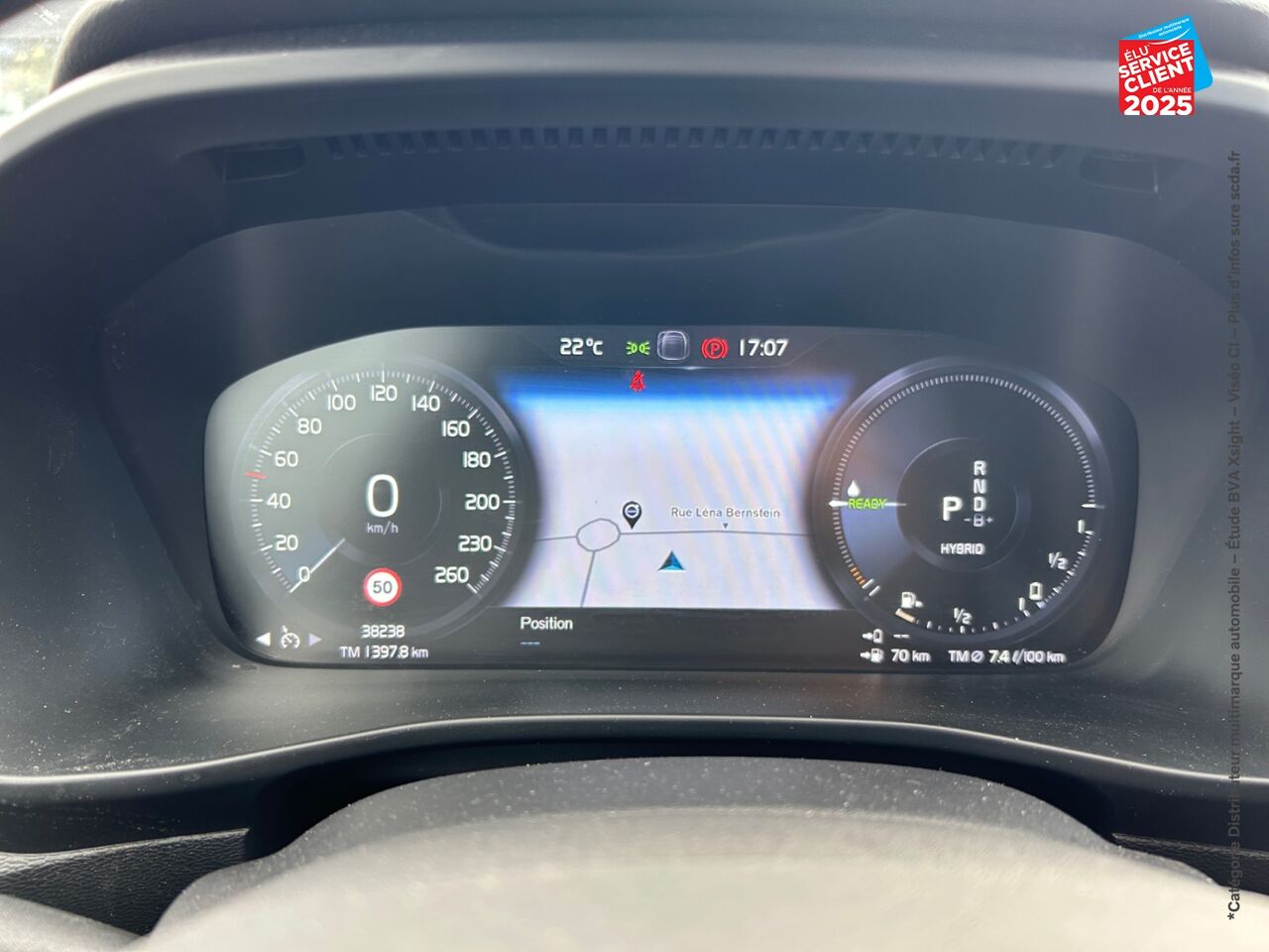 Véhicule d'occasion VOLVO XC40 T4 RECHARGE 129 + 82CH INSCRIPTION BUSINESS DCT 7 GPS CAMERA CARPLAY chez Renault Sélestat