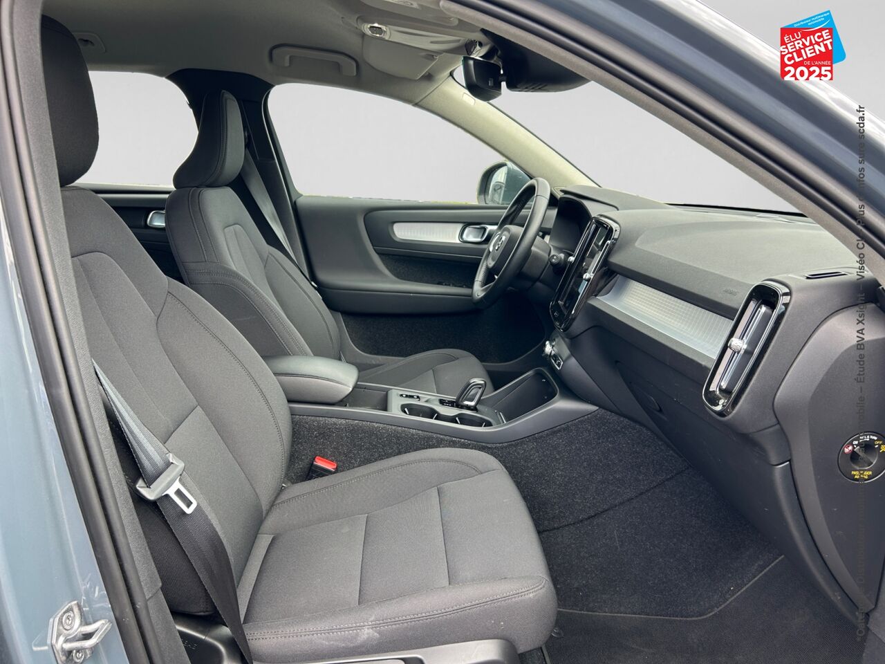 Véhicule d'occasion VOLVO XC40 T4 RECHARGE 129 + 82CH INSCRIPTION BUSINESS DCT 7 GPS CAMERA CARPLAY chez Renault Sélestat