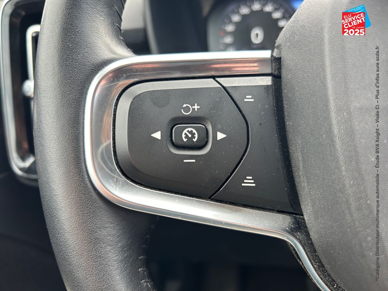 Véhicule d'occasion VOLVO XC40 T4 RECHARGE 129 + 82CH INSCRIPTION BUSINESS DCT 7 GPS CAMERA CARPLAY chez Renault Sélestat