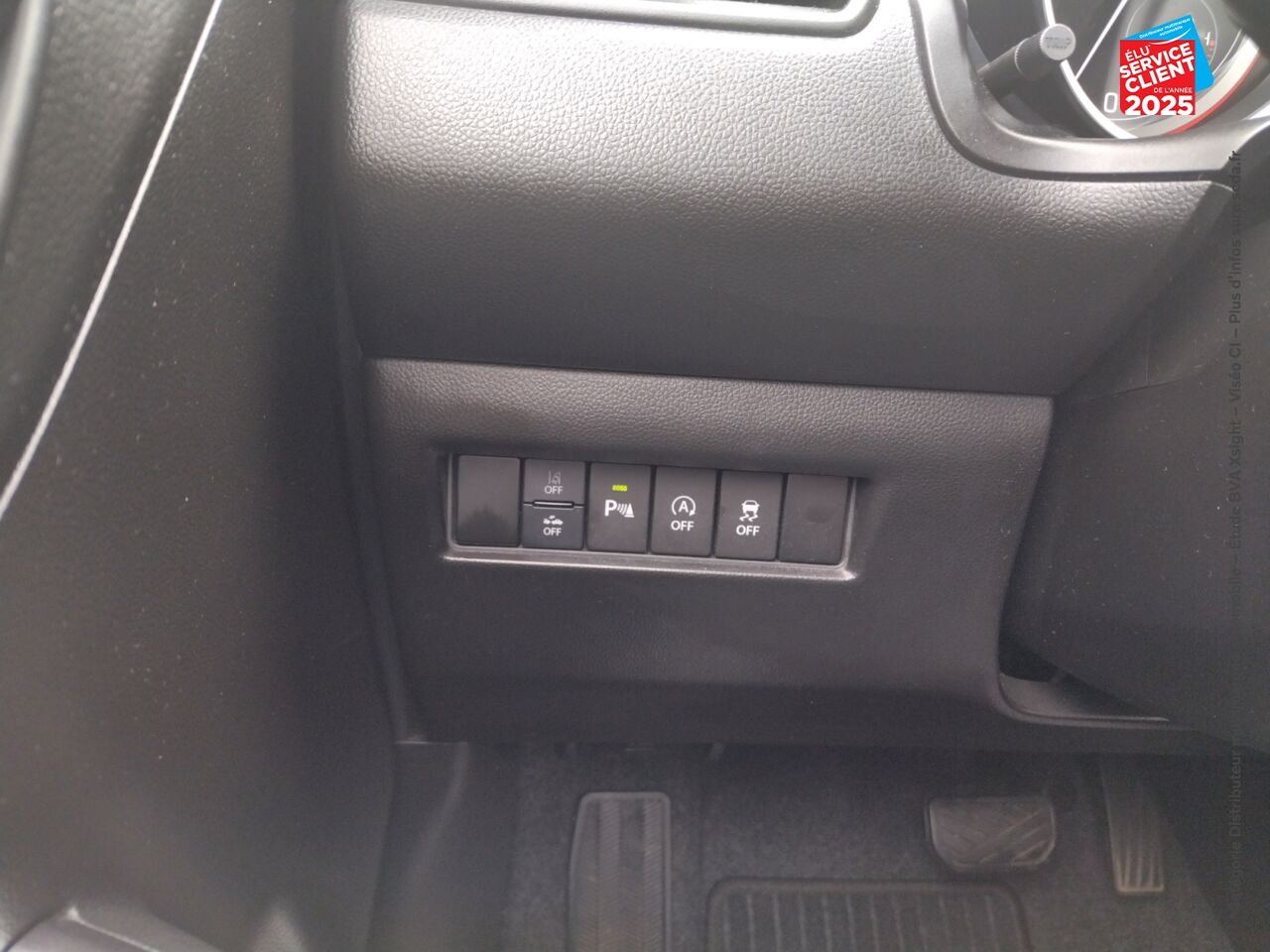 Véhicule d'occasion SUZUKI SWIFT 1.2 DUALJET HYBRID 83CH PACK AUTO chez Opel Metz