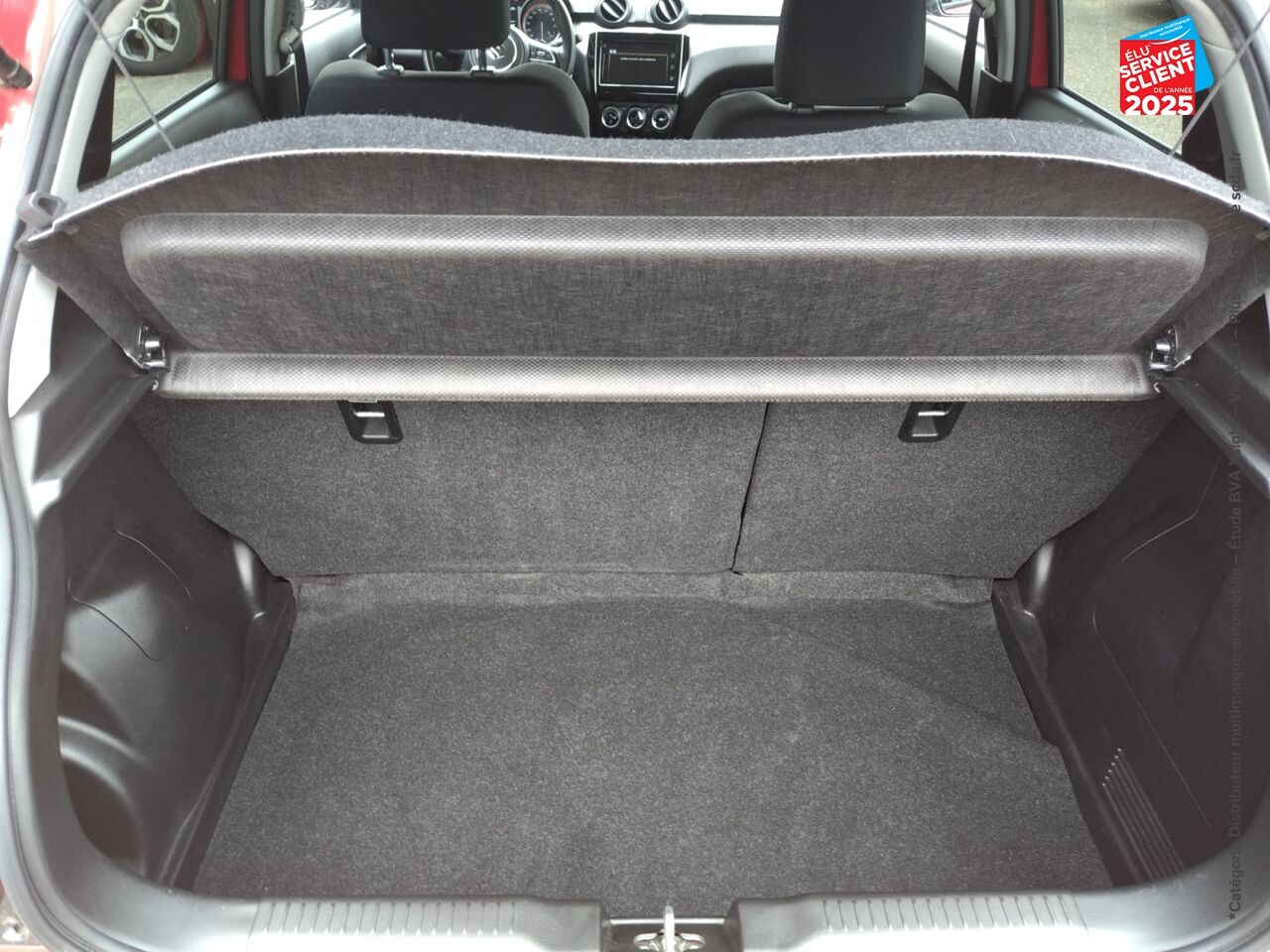 Véhicule d'occasion SUZUKI SWIFT 1.2 DUALJET HYBRID 83CH PACK AUTO chez Opel Metz
