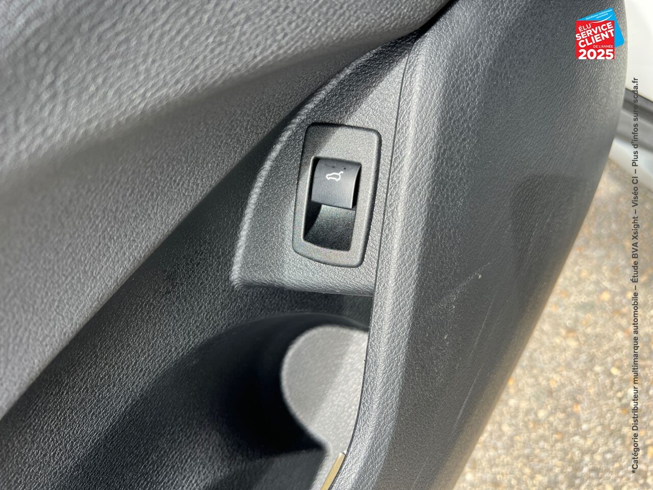 Véhicule d'occasion BMW X1 SDRIVE18IA 136CH XLINE DKG7 TOUVRANT SIEGES CHAUF CAMERA chez Dacia Saverne