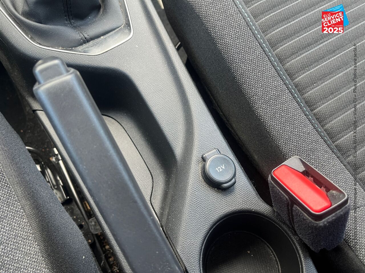 Véhicule d'occasion PEUGEOT 208 1.2 PURETECH 100CH SS STYLE chez Renault Sélestat