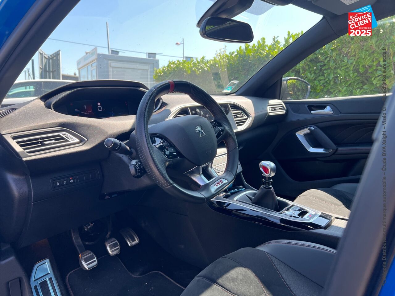 Véhicule d'occasion PEUGEOT 308 1.6 PURETECH 263CH E6.2 EVAP S/S GTI TPANO SIEGES CHAUF GPS CARPLAY chez Renault Montbéliard