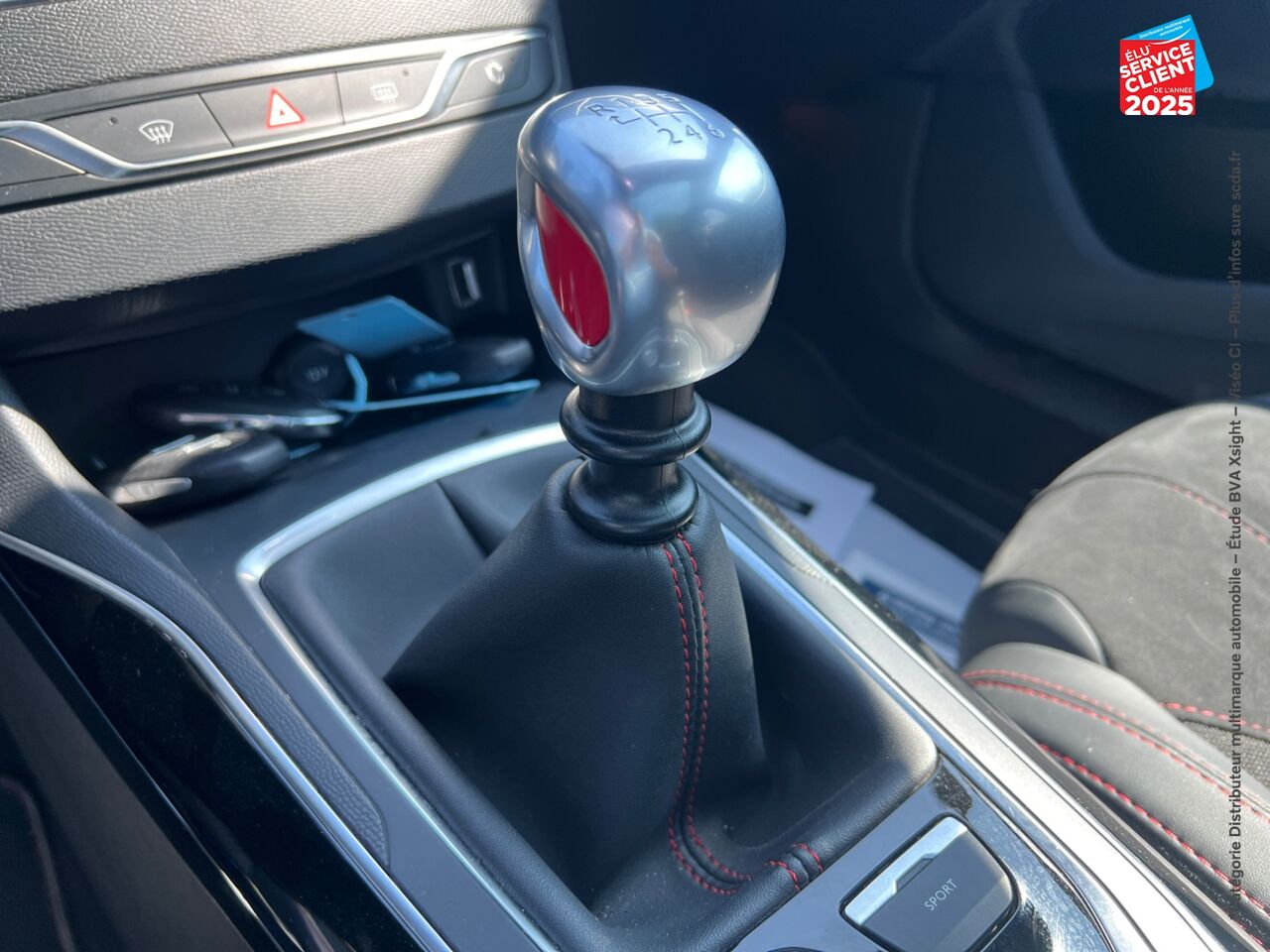 Véhicule d'occasion PEUGEOT 308 1.6 PURETECH 263CH E6.2 EVAP S/S GTI TPANO SIEGES CHAUF GPS CARPLAY chez Renault Montbéliard