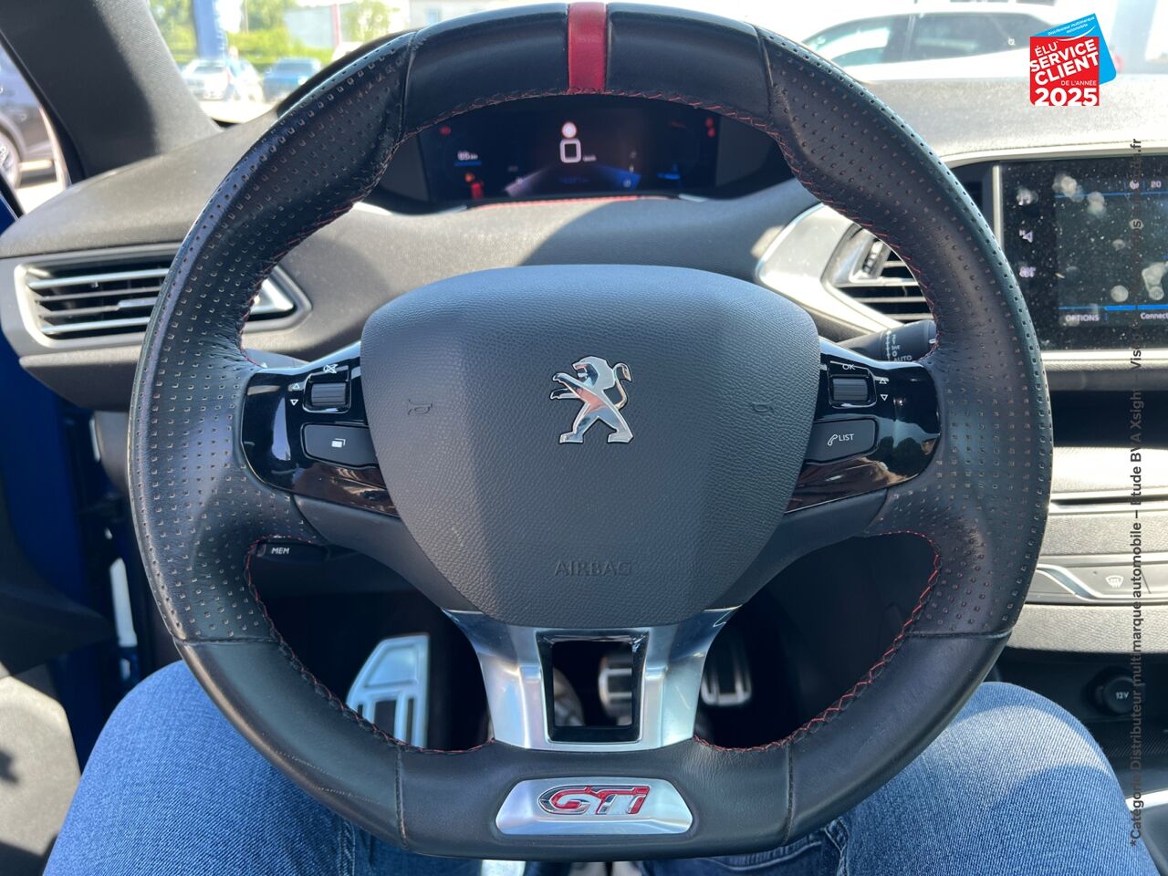 Véhicule d'occasion PEUGEOT 308 1.6 PURETECH 263CH E6.2 EVAP S/S GTI TPANO SIEGES CHAUF GPS CARPLAY chez Renault Montbéliard