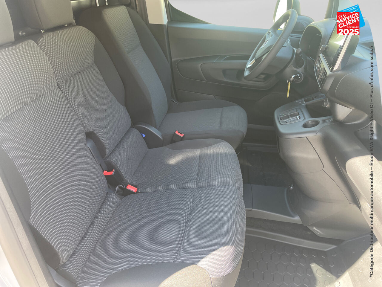 Véhicule d'occasion OPEL COMBO CARGO M 800KG ELECTRIQUE 136CH BATTERIE 54 KWH chez Opel Dijon