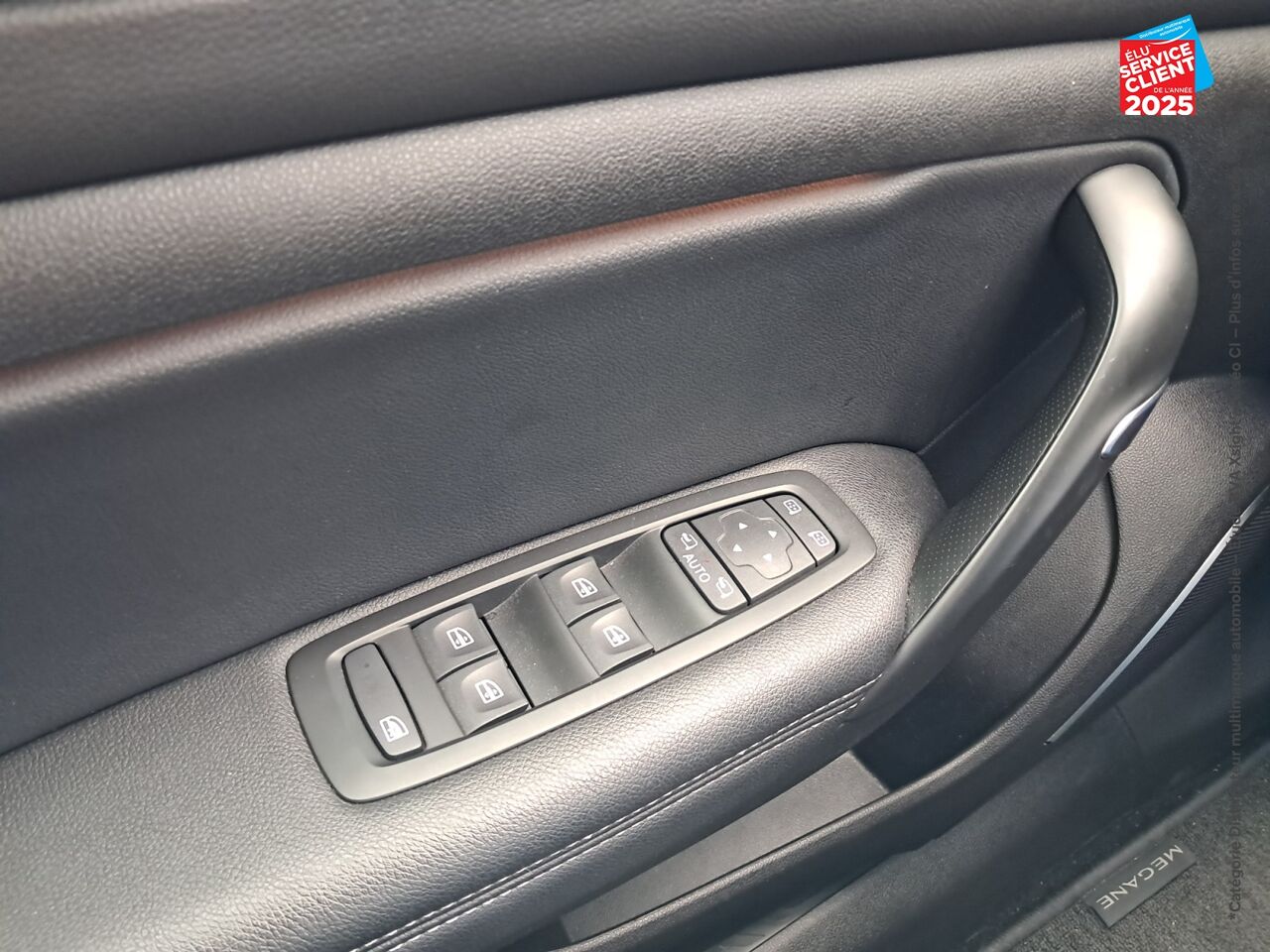 Véhicule d'occasion RENAULT MEGANE 1.3 TCE 140CH FAP INTENS EDC chez Renault Colmar