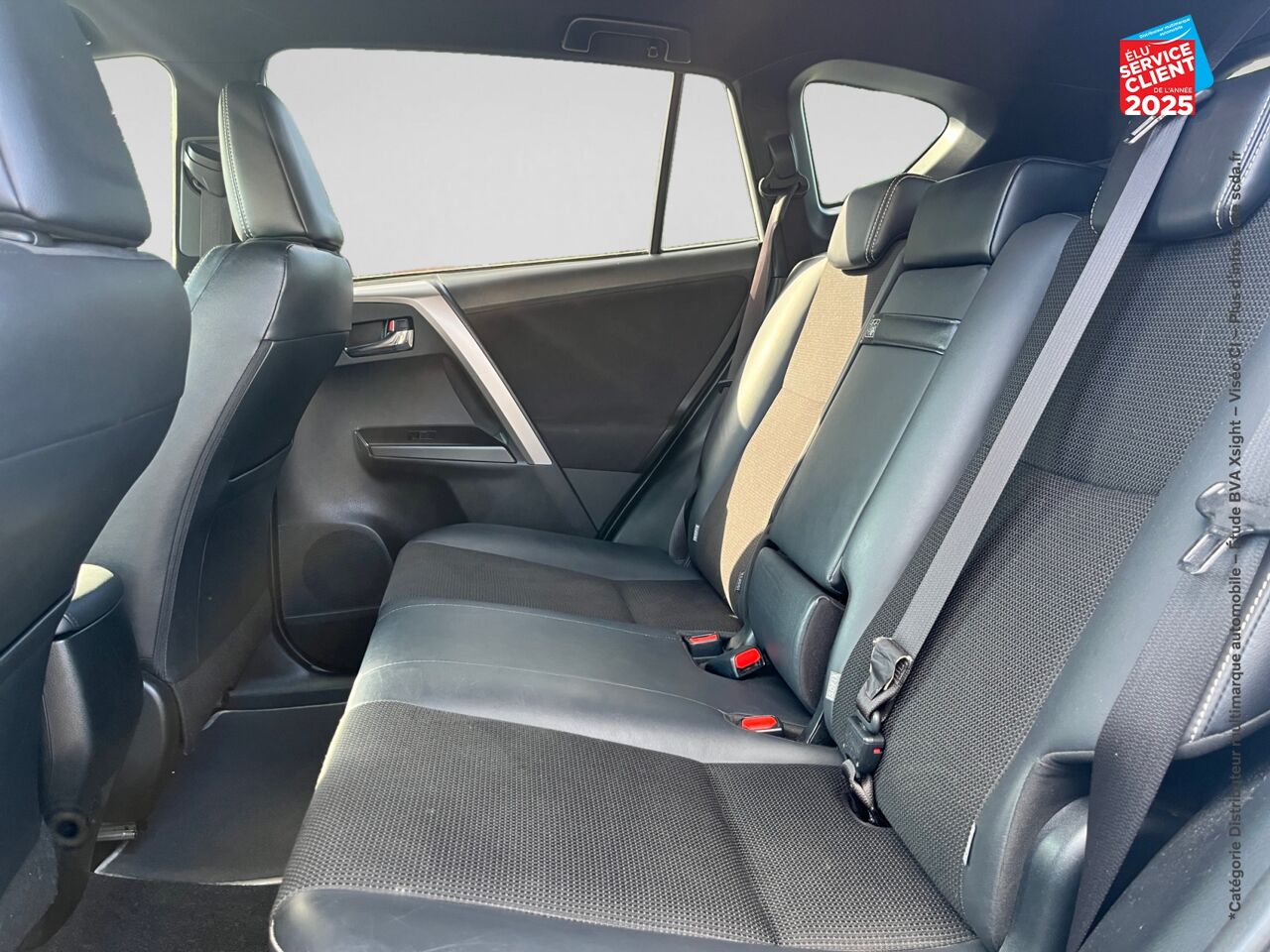Véhicule d'occasion TOYOTA RAV4 197 HYBRIDE DESIGN TSS AWD CVT GPS chez Primocar