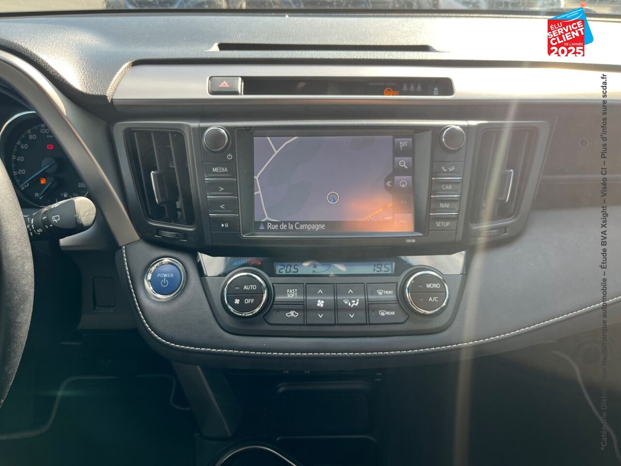 Véhicule d'occasion TOYOTA RAV4 197 HYBRIDE DESIGN TSS AWD CVT GPS chez Primocar