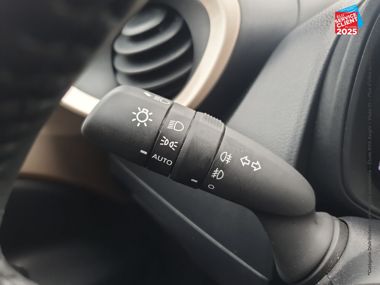 Véhicule d'occasion TOYOTA AYGO X 1.0 VVT-I 72CH DESIGN MY23 CAMERA chez Peugeot Hirson
