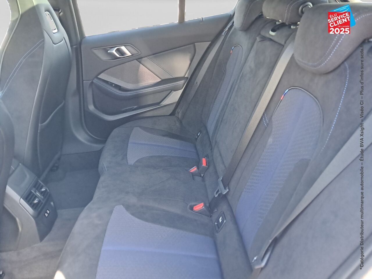 Véhicule d'occasion BMW SERIE 1 118IA 136CH M SPORT DKG7 TOUVRANT GPS CAMERA H/KARDON chez BMW Besançon