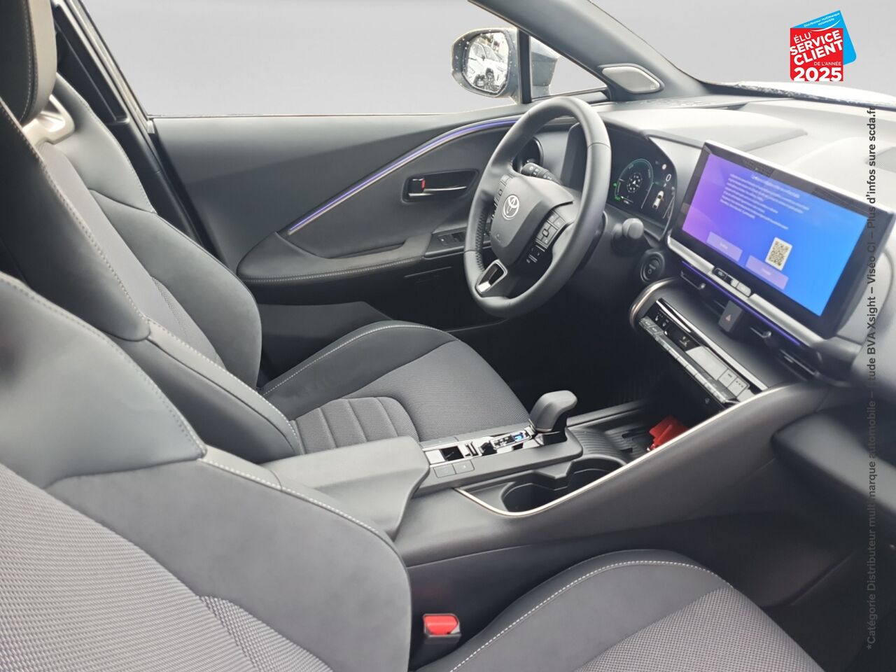 Véhicule d'occasion TOYOTA C-HR 2.0 200CH COLLECTION NG23 SIEGES CHAUF VOLANT CHAUF GPS CAMERA chez Renault Saint-Louis
