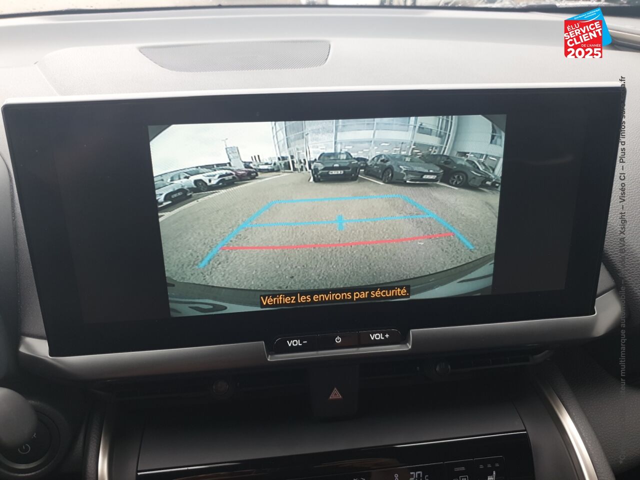 Véhicule d'occasion TOYOTA C-HR 2.0 200CH COLLECTION NG23 SIEGES CHAUF VOLANT CHAUF GPS CAMERA chez Renault Saint-Louis