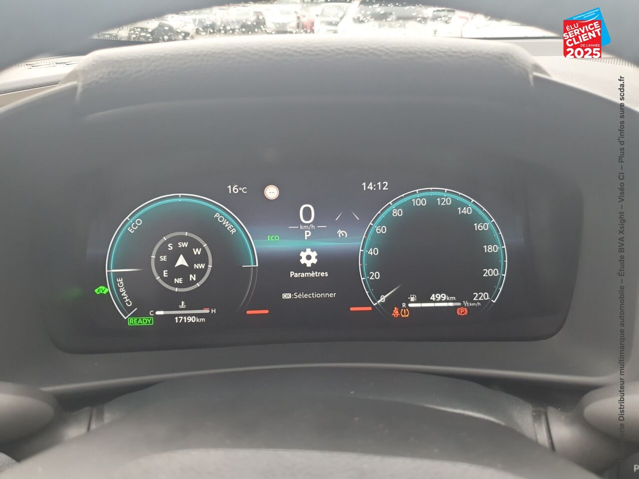 Véhicule d'occasion TOYOTA C-HR 2.0 200CH COLLECTION NG23 SIEGES CHAUF VOLANT CHAUF GPS CAMERA chez Renault Saint-Louis