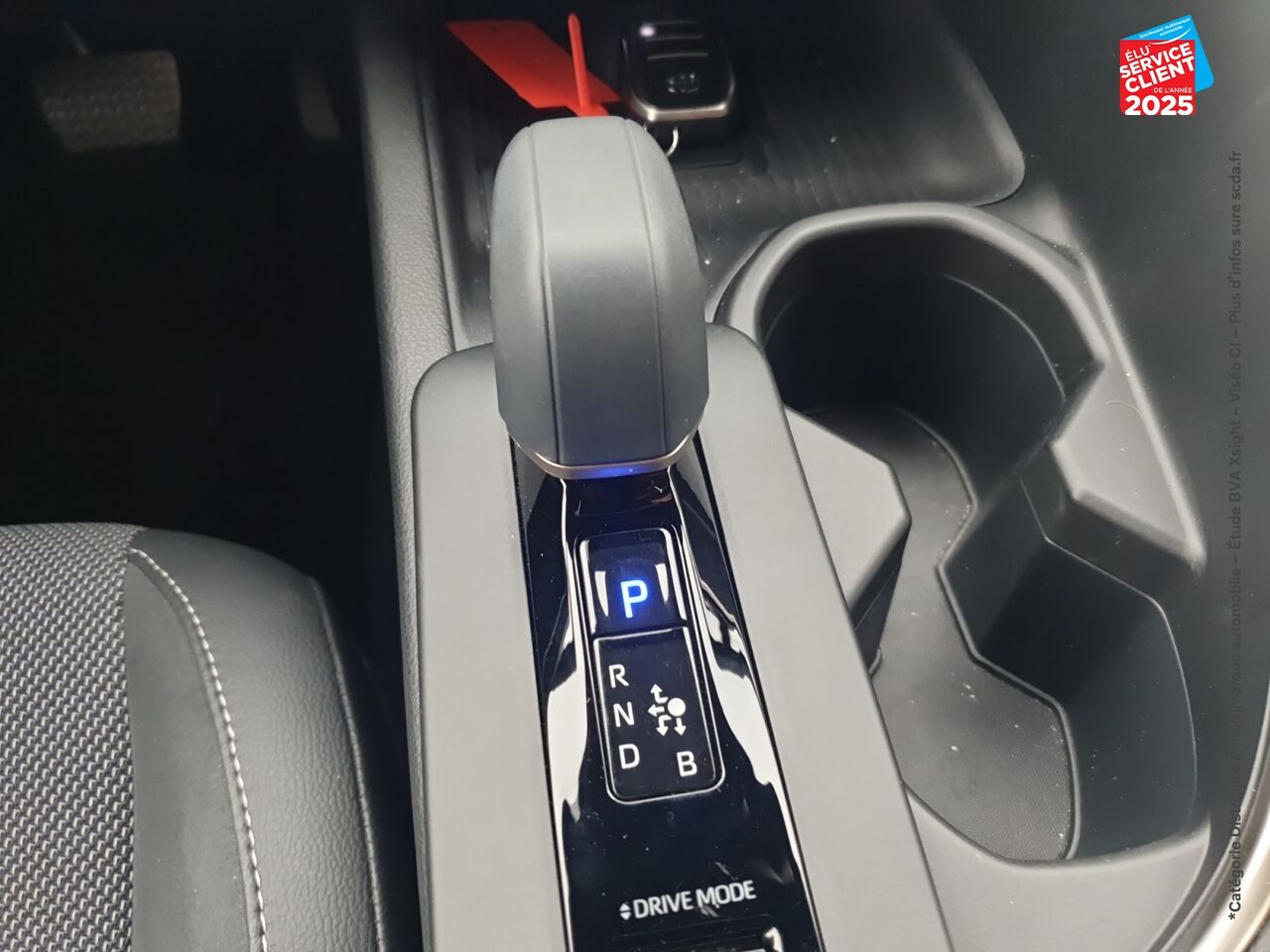 Véhicule d'occasion TOYOTA C-HR 2.0 200CH COLLECTION NG23 SIEGES CHAUF VOLANT CHAUF GPS CAMERA chez Renault Saint-Louis