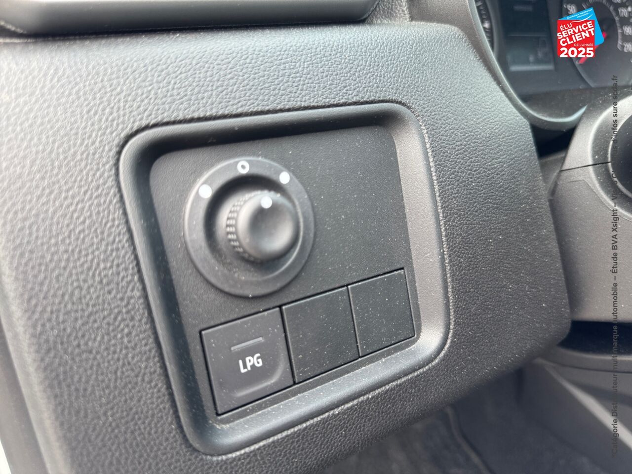 Véhicule d'occasion DACIA DUSTER 1.0 ECO-G 100CH EXPRESSION 4X2 chez HESS Automobile