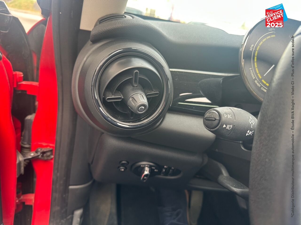 Véhicule d'occasion MINI MINI COOPER SE 184CH EDITION CAMDEN BVA 5CV TOUVRANT SIEGES CHAUF CAMERA chez HESS Automobile