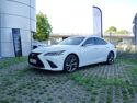 Véhicule d'occasion LEXUS ES 300H F SPORT MY20 TOUVRANT SIEGCHAUF/CUIR GPS CAMERA CARPLAY
