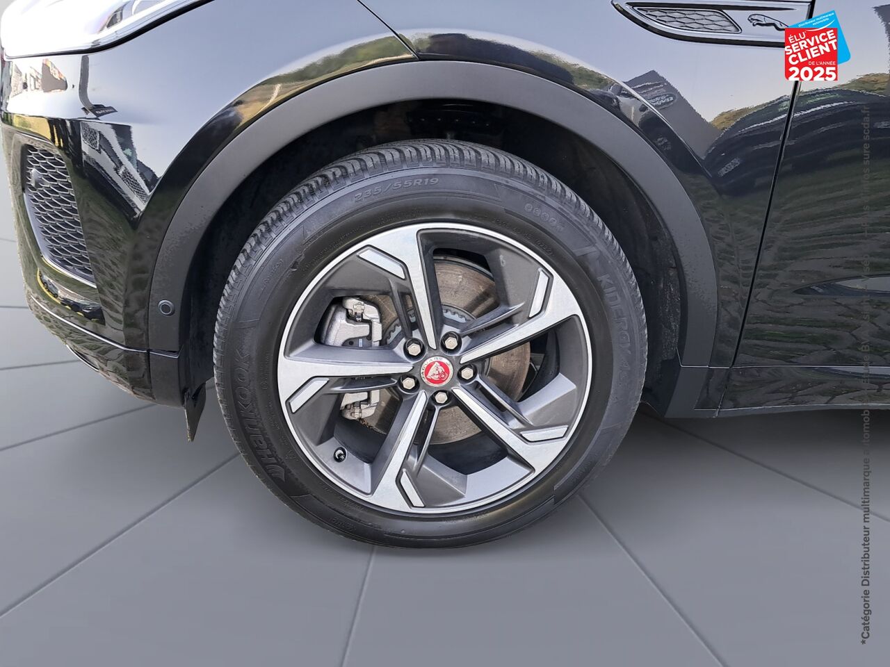 Véhicule d'occasion JAGUAR E-PACE P300E PHEV R-DYNAMIC SE BVA AWD SIEGES CHAUF/CUIR GPS CAMERA chez Toyota Thionville