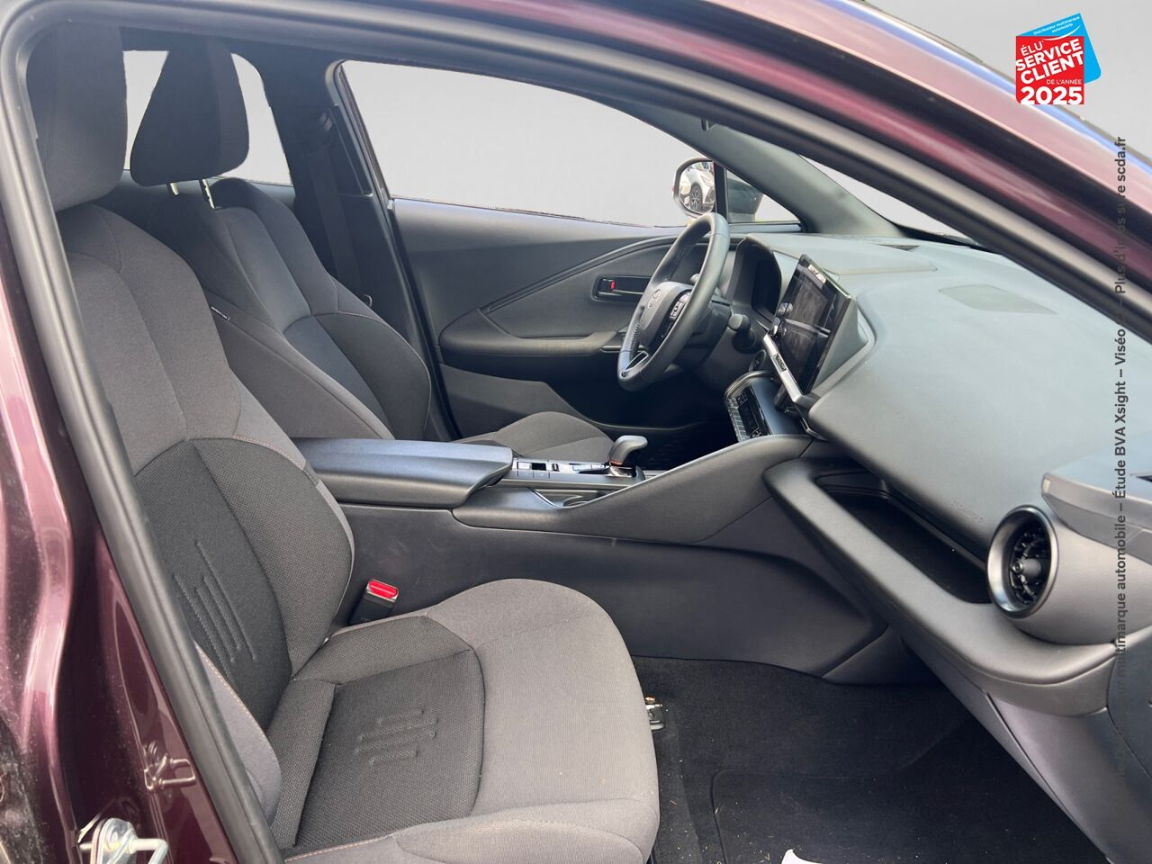 Véhicule d'occasion TOYOTA C-HR 1.8 140CH DESIGN NG23 chez Hyundai Reims