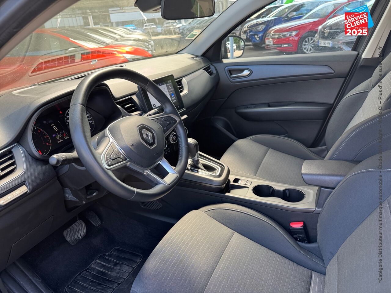 Véhicule d'occasion RENAULT ARKANA 1.3 TCE MILD HYBRID 140CH EVOLUTION EDC -22 CAMERA GPS chez Fiat Besançon