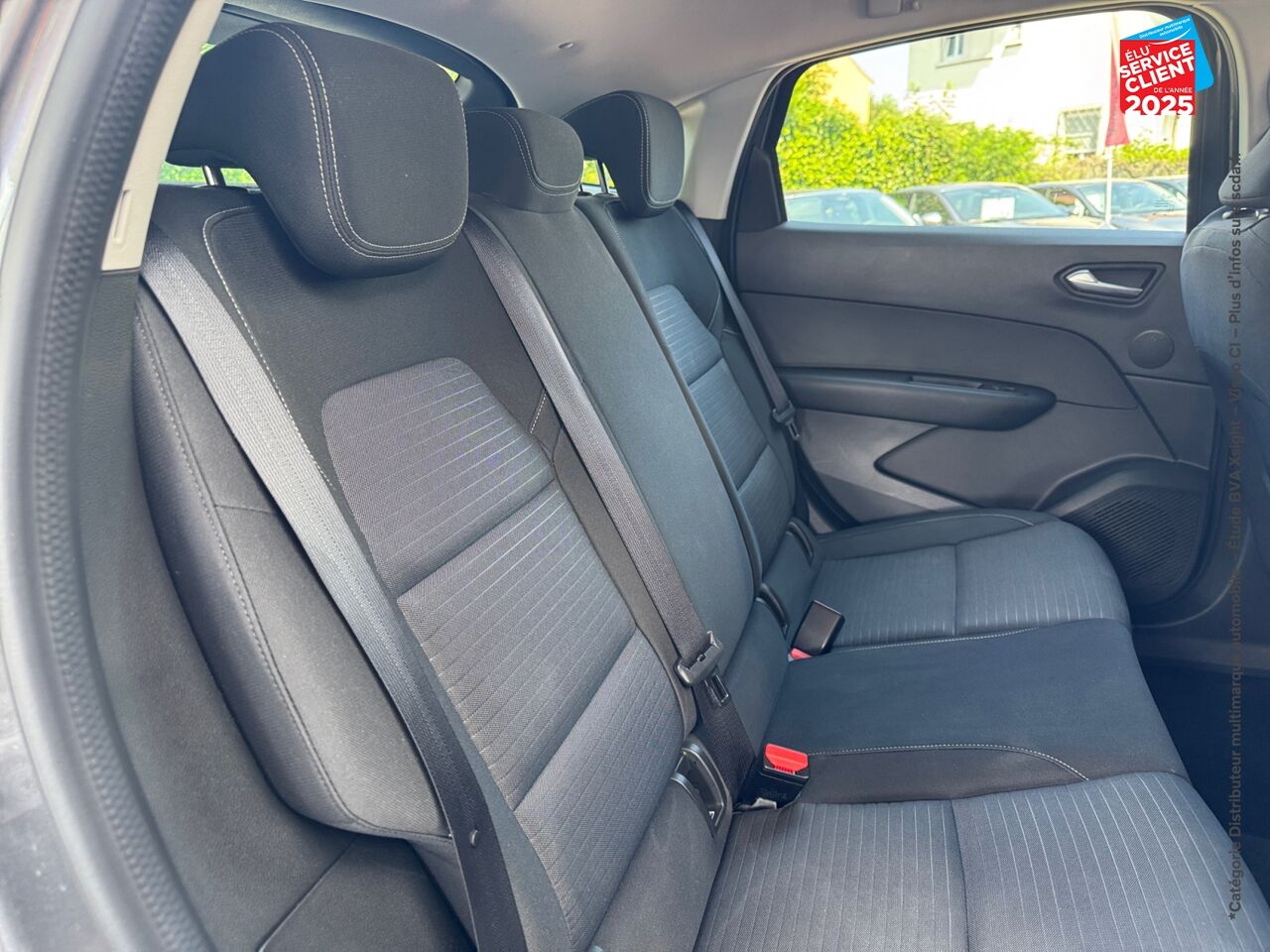 Véhicule d'occasion RENAULT ARKANA 1.3 TCE MILD HYBRID 140CH EVOLUTION EDC -22 CAMERA GPS chez Fiat Besançon