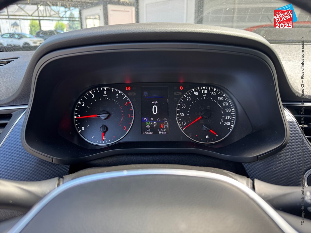 Véhicule d'occasion RENAULT ARKANA 1.3 TCE MILD HYBRID 140CH EVOLUTION EDC -22 CAMERA GPS chez Fiat Besançon