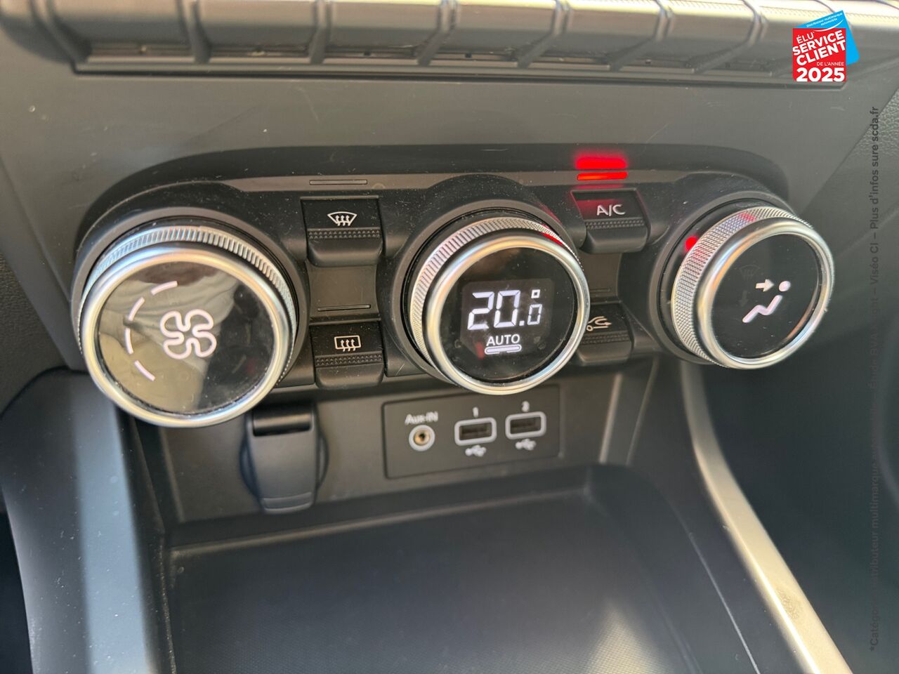 Véhicule d'occasion RENAULT ARKANA 1.3 TCE MILD HYBRID 140CH EVOLUTION EDC -22 CAMERA GPS chez Fiat Besançon