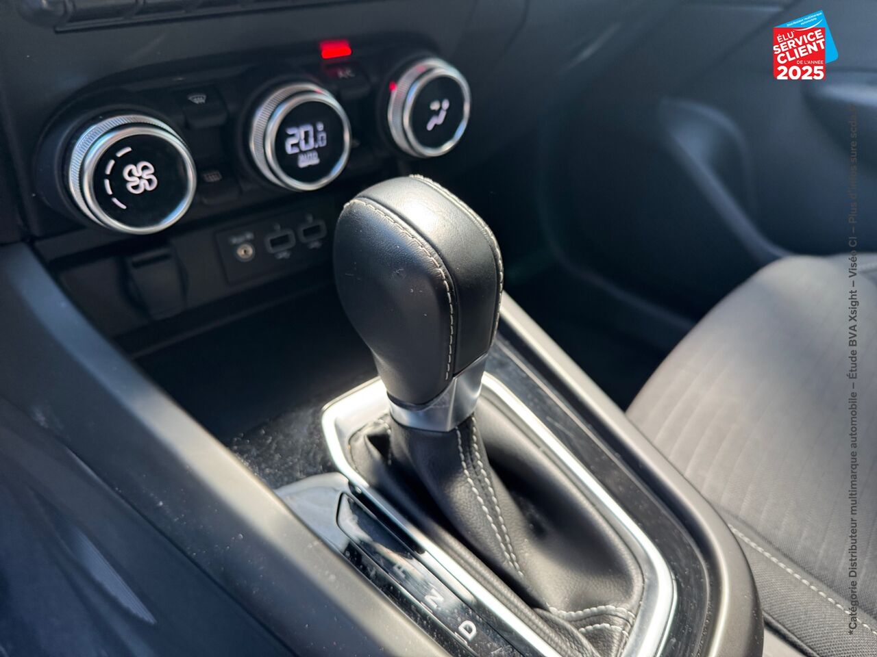 Véhicule d'occasion RENAULT ARKANA 1.3 TCE MILD HYBRID 140CH EVOLUTION EDC -22 CAMERA GPS chez Fiat Besançon