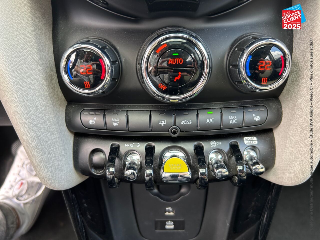 Véhicule d'occasion MINI MINI COOPER SE 184CH EDITION CAMDEN BVA 5CV TPANO SIEGE CHAUF CAMERA GPS chez BMW Dole