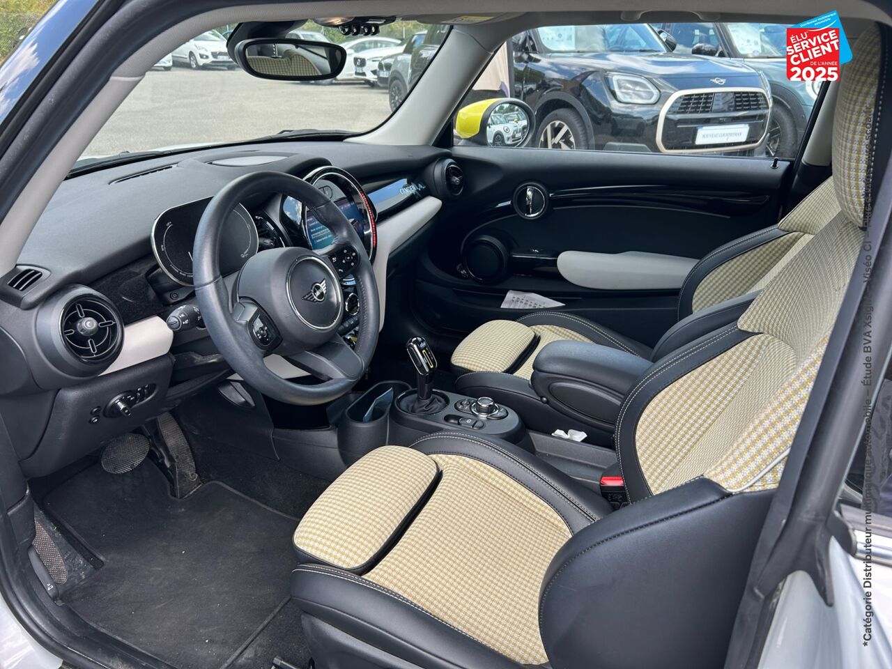 Véhicule d'occasion MINI MINI COOPER SE 184CH EDITION CAMDEN BVA 5CV TPANO SIEGE CHAUF CAMERA GPS chez BMW Dole