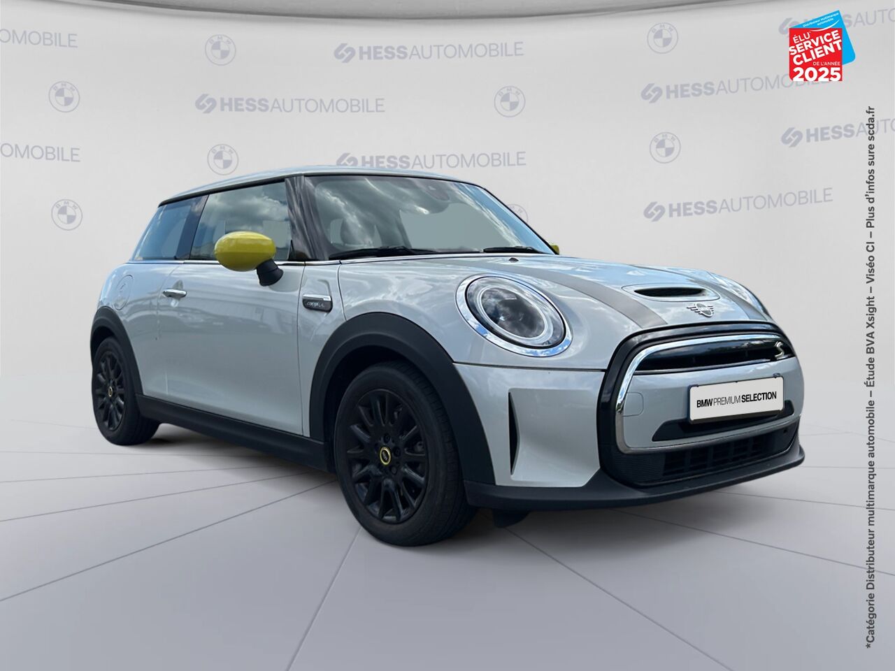Véhicule d'occasion MINI MINI COOPER SE 184CH EDITION CAMDEN BVA 5CV TPANO SIEGE CHAUF CAMERA GPS chez BMW Dole