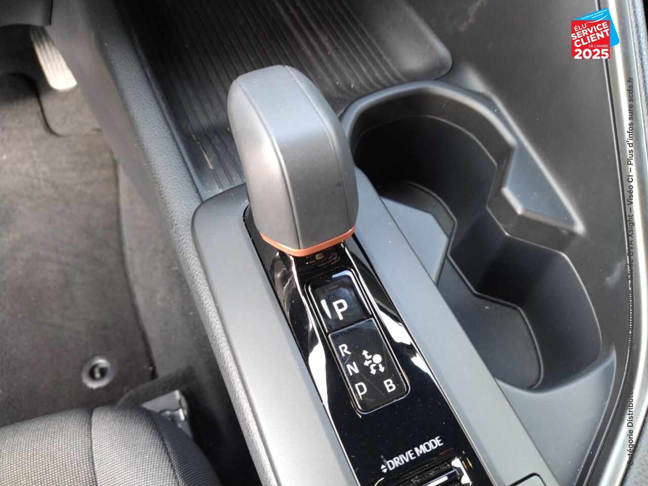 Véhicule d'occasion TOYOTA C-HR 1.8 140CH DESIGN NG23 chez Toyota Sarreguemines
