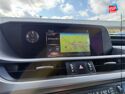 Véhicule d'occasion LEXUS ES 300H BUSINESS PLUS MY21 TOUVRANT SIEGCHAUF GPS CAMERA