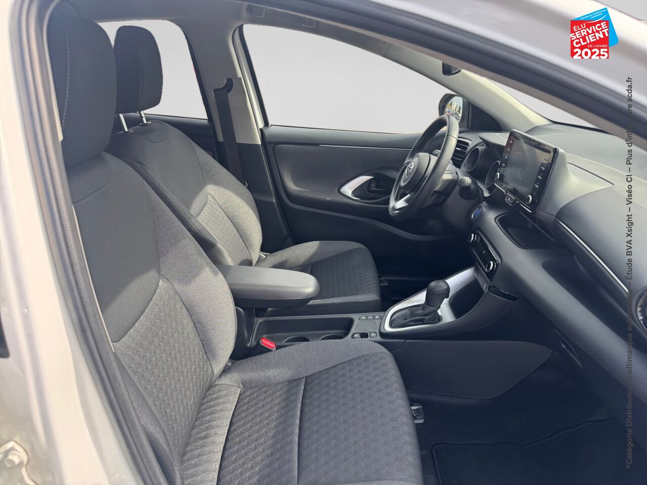 Véhicule d'occasion TOYOTA YARIS 116H DESIGN 5P MY22 CAMERA chez HESS Automobile
