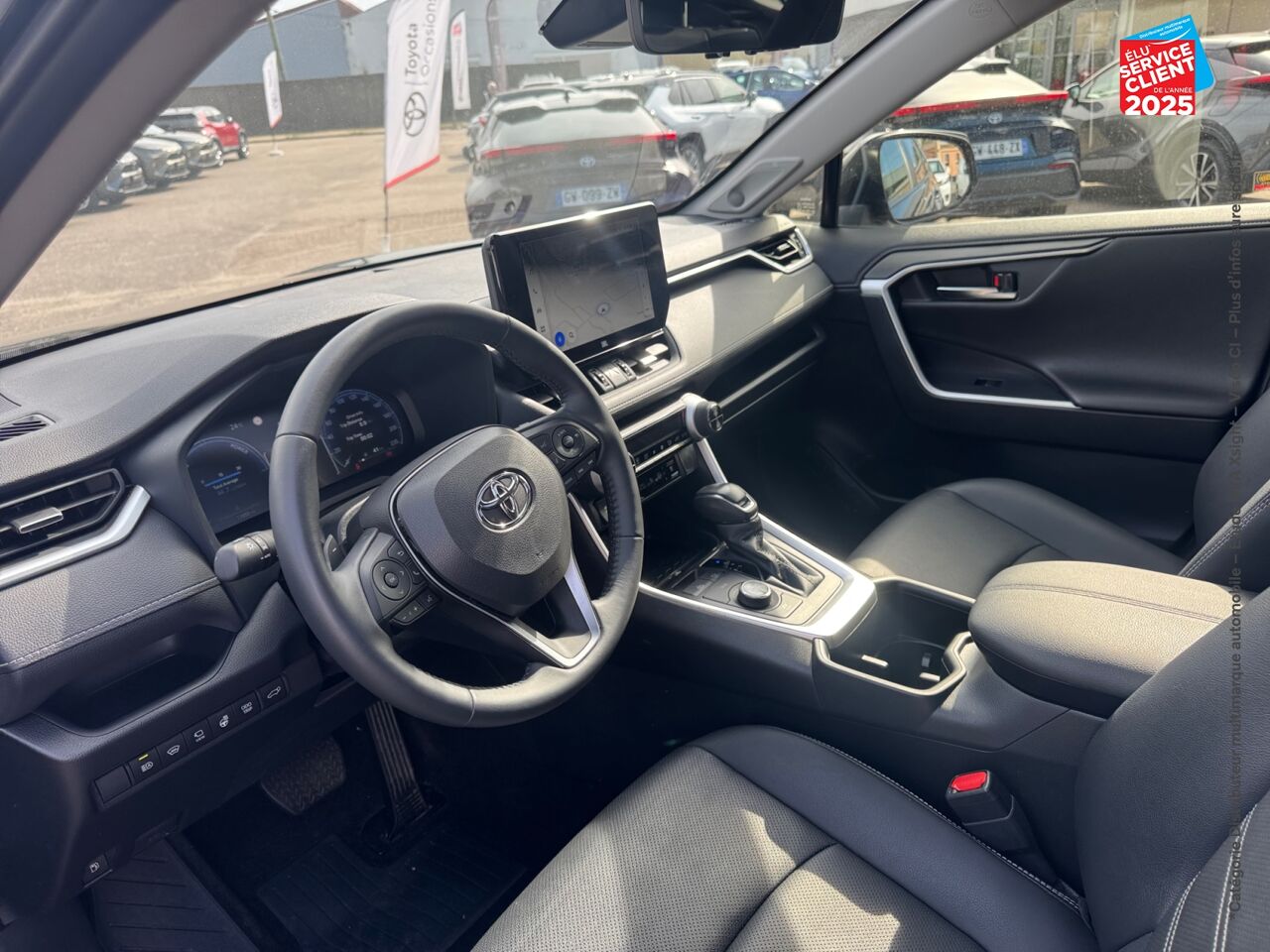 Véhicule d'occasion TOYOTA RAV4 2.5 HYBRIDE 222CH LOUNGE AWD-I MY23 TPANO SIEGES CHAUF GPS JBL chez HESS Automobile