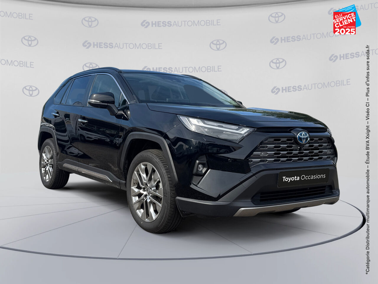 Véhicule d'occasion TOYOTA RAV4 2.5 HYBRIDE 222CH LOUNGE AWD-I MY23 TPANO SIEGES CHAUF GPS JBL chez HESS Automobile